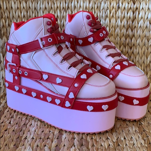 New 💕❤️💕YRU Pink Qozmo Red Bondage Hearts - Picture 7 of 7